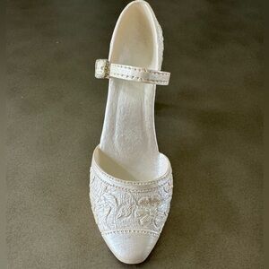 Just The Right Shoe By Raine, Item 25026, Shower Of Flowers, Box, Circa 1990